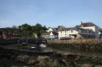 Vintage Beach House - a calm, stylish space by the beach. Hotels in Leven