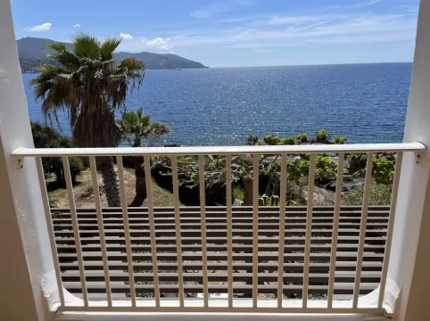 Appartement à Tiuccia, les Pieds Dans L'eau, Climatisé, Wifi