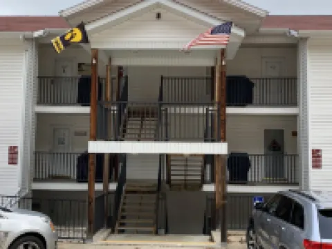 Newly remodeled updated condo,12x32 Boat slip, wi-Fi Internet cable TV, pwc slip