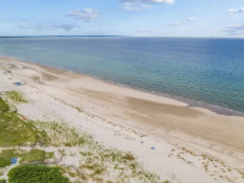 Bright & Beautiful Waterfront Cape Cod Home โรงแรมในSandwich