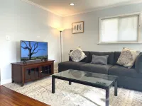 Delightful 4-Bed Whole House with Easy Parking