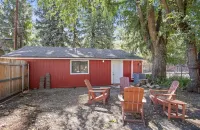 Downtown Quartet - 4 Bungalows w/Fenced Yards, AC, W/D, Smart TVs, & Speedy WiFi