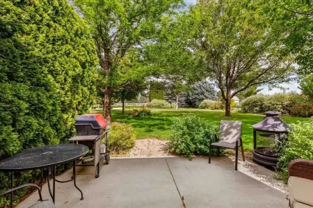 Beautiful Country & Ranch setting with room to relax