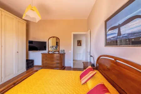 New Luxury & Quiet 2BR Apt with Terrace and Views