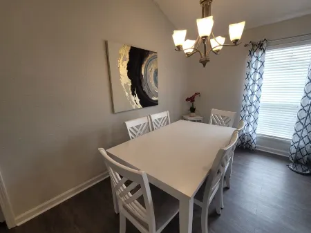 Auburn unit located less than 1 mile from university Отели рядом с достопримечательностью «Парк штата Чевакла»