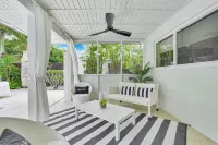 Newly Renovated Beach Area Villa Cabana with Heated Pool