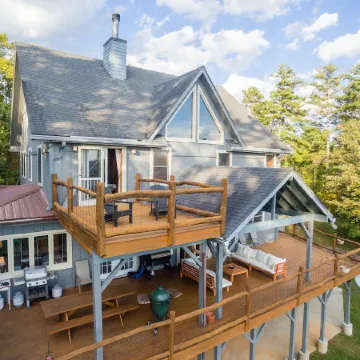 Jewel of the Woods - Magnificent Views from an Incredible Lodge!