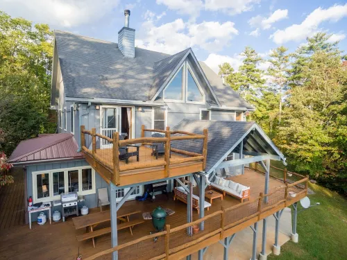 Jewel of the Woods - Magnificent Views from an Incredible Lodge!