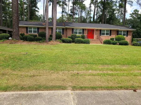 Masters Week Rental- Very Convenient to Augusta National Отели рядом с достопримечательностью «DEFY Augusta»