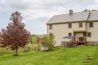 Peaceful Family Retreat 100 Acres and 10 Minutes to Okemo, Lakes, National Park