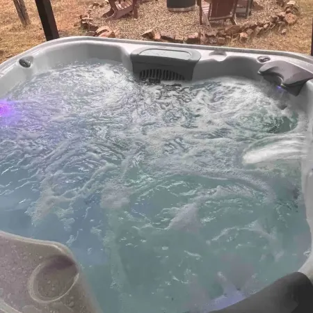 Home on Hills- NEW HOTTUB