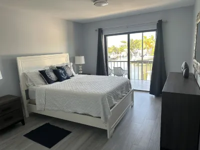 Re-energize at our spacious condo! Get 10% off stays of 7+ days. Book now!