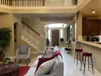 Luxury Home updated kitchen / Spa Bathrooms / and Grand Theater for movie night! Hotels near Stewart Creek Park