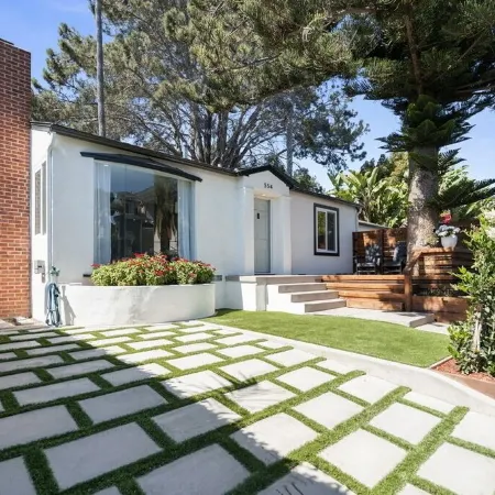 Charming Coastal Cottage - Windansea Beach Walkable