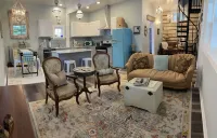 Adorable Downtown Carriage House Cottage