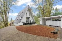 The Gnome Gully - A-Frame w/ Sound Views Hotel dekat Evergreen State College