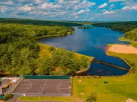 Practically Lakefront Family&Pet Friendly Poconos Perfection w/Hottub