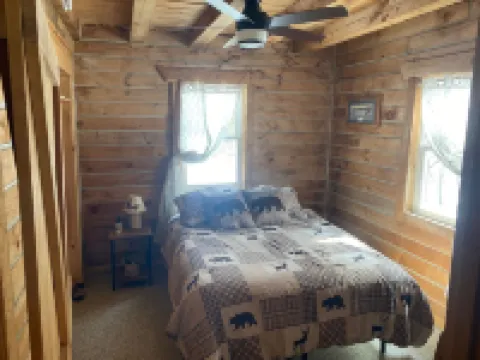 Halls Creek Retreat! Hatfield/Merrillan, WI โรงแรมในJackson County