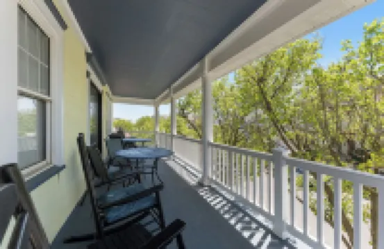 Crocus by the Sea Breeze Bay5-minute walk to the beach and pet friendly! Hotels in Wildwood Crest