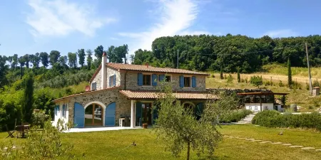 Fantastic new villa near the sea in one of the most beautiful areas of Tuscany