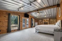 Waterfront @ Tiger Creek Retreat Sleeps 16