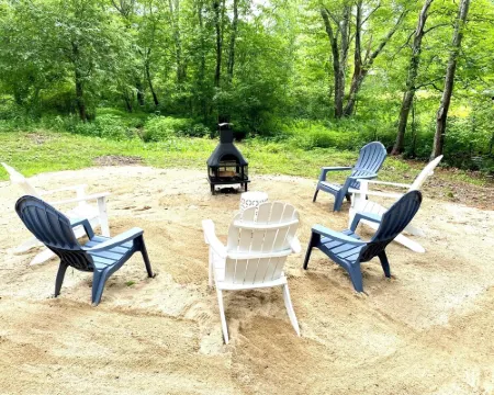 Lakefront House Hotels in Windham