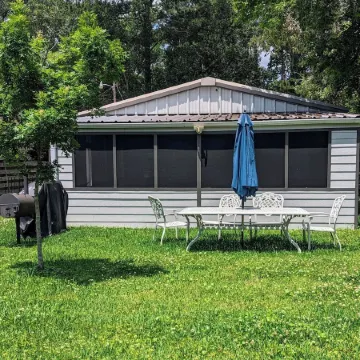 Cozy Barn w/ Pool Access and Near Lake Conroe