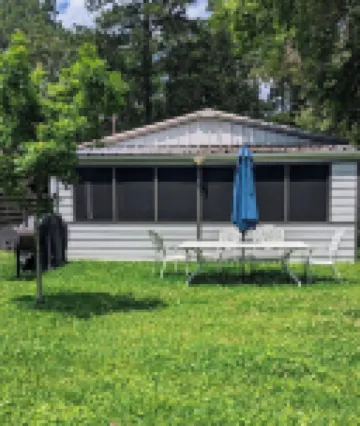 Cozy Barn w/ Pool Access and Near Lake Conroe