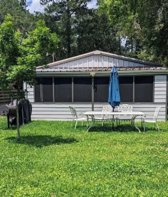 Cozy Barn w/ Pool Access and Near Lake Conroe