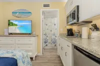 CASA BELLA "D"  - 1 bed/1 bath - STEPS TO THE BEACH - Sleeps 2