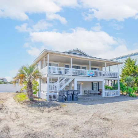 Pool Paradise: 8 bedroom 6 bath private pool sleeps 20 across from the beach!