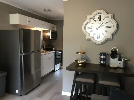 Cozy Court Street #2