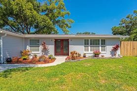 Beautiful, Spacious Heated Pool Home - Close to Siesta Key Beach!