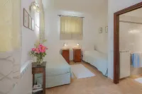 Farmhouse holidays in Umbria, the green heart of Italy, amongst art and nature. Arco Romano 주변 호텔