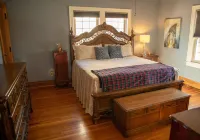 Historic 5bd House w/ Sunroom & 2 Fireplaces