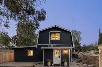 Uber to Wineries/Weddings+ PUPS! +mountain escape Hotels in Rainbow