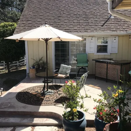 Quiet, Stand-alone Country Granny Cottage near the Village,
