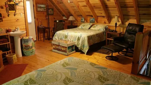 BIG ROCK LOG CABIN , Beside Natural Bridge/Red River Gorge