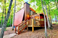Modern A-Frame in Blairsville - Indoor Hot Tub & Firepit Hotels near Beasley Knob OHV Area