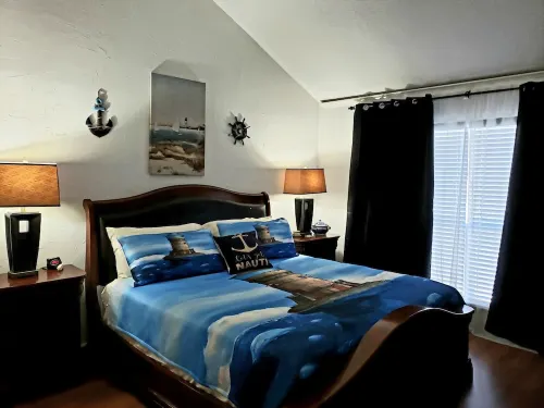 "Wickie's Wharf " Condo on lake Conroe