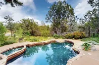 Serene yoga retreat with private heated pool! Just minutes from hiking!