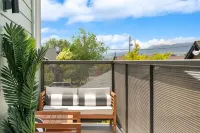 Modern luxury home, panoramic views!