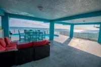 Oceanfront Home - Marathon - 4BR, 3.5 Baths, Pool, Dock, Parking, Amazing Views