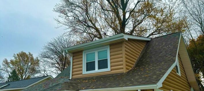 Charming Lake Erie front 2-bedroom house with hot tub in lovely Conneaut Hotels in Ashtabula County