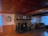 Cozy 3 b/r home w/ quick access to snowmobile trails in the beautiful Northwoods