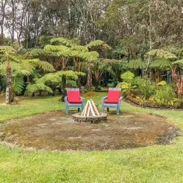 Hau'oli Place - Happy little tiki cottage in Volcano