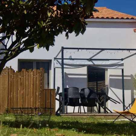 Confortable Maison 4 au Coeur de L'île D'oléron 1/4 Personnes Отели в г. Сен-Пьер-д'Олерон