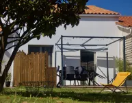 Confortable Maison 4 au Coeur de L'île D'oléron 1/4 Personnes Hôtels à proximité de : E.Leclerc SAINT PIERRE D'OLERON