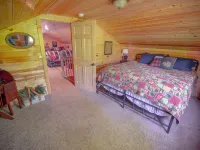 Smith Lake Cabin with Game Room Hotels in Itasca County