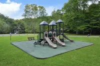 Riverfront, Hot Tub, Resort Amenities